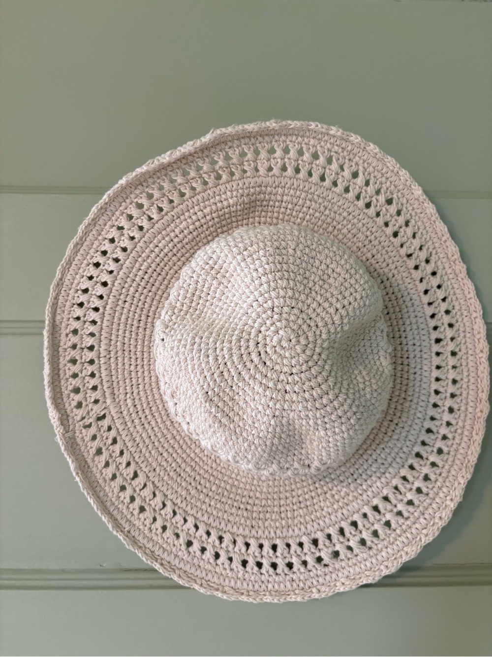 Silver Wave Crochet Sun Hat in Off-White